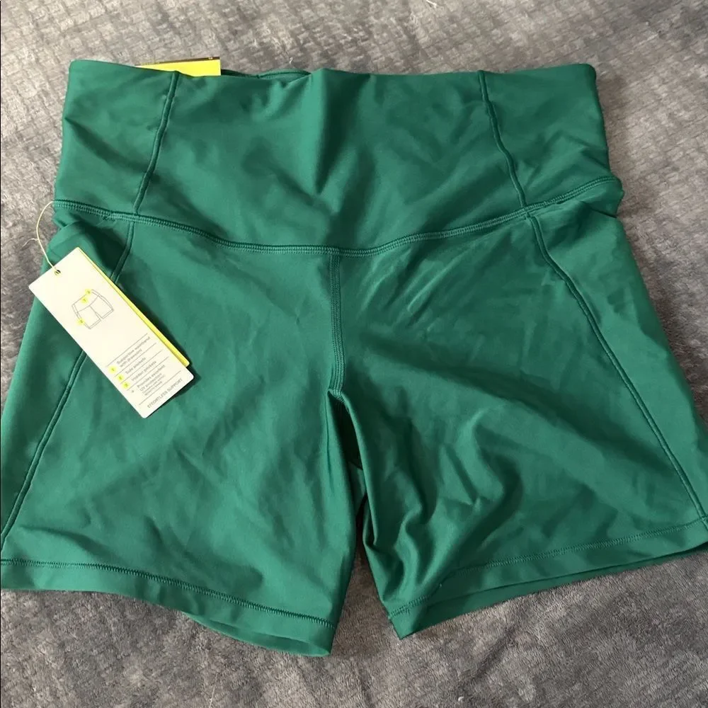 NWT 2 All in Motion Green Mesh Athletic Apparel Pocketed Biker Shorts/Sports Bra